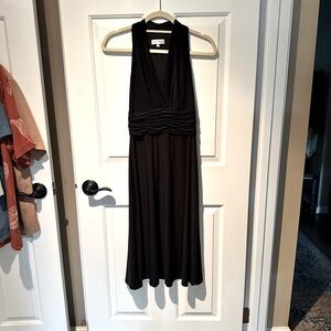 Jones Studio Black Ruched Halter Midi Dress. Size 4